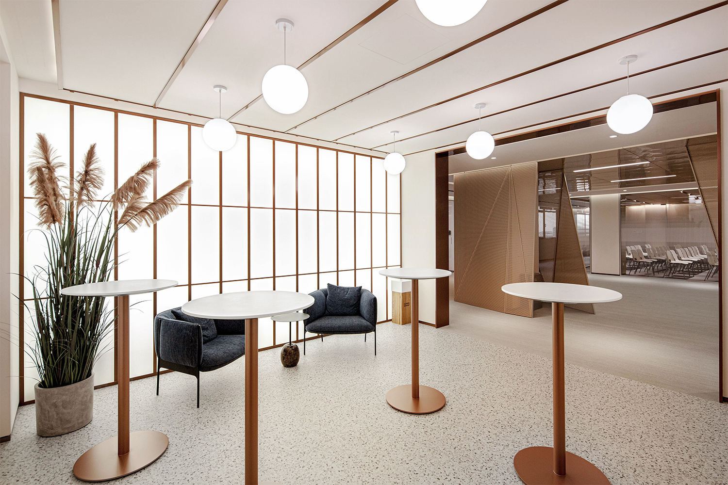 光與調(diào)，是以為序 Light